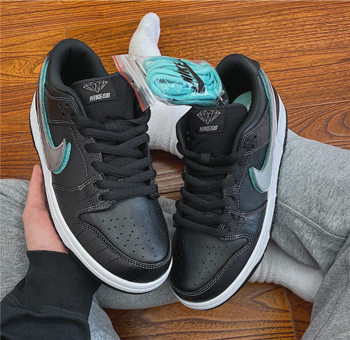 LF  Nike SB Dunk Low Pro OG QS “Black Diamond” review 