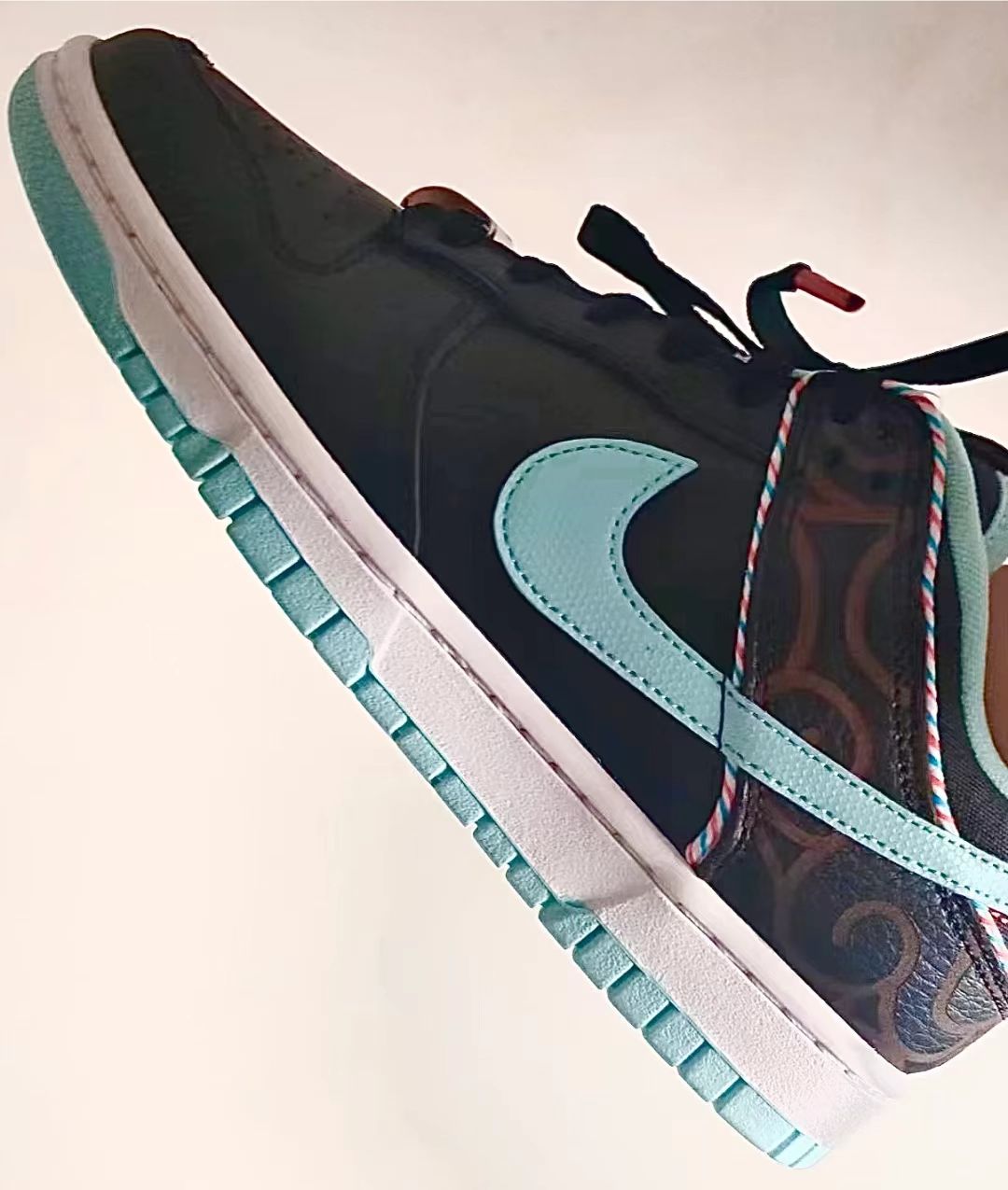 LF Nike Dunk Low Barber Shop - Black review Zoltan Varga 02