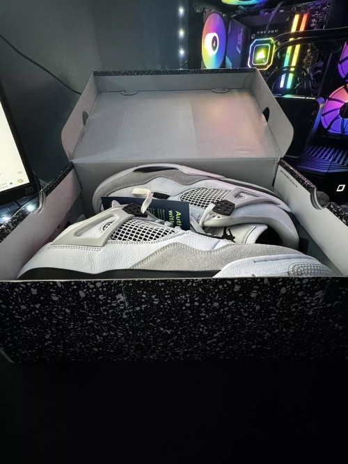 Q4 Batch Air Jordan 4 Retro Military Black review 