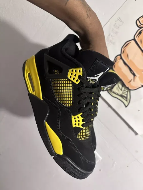 Q4 Batch Air Jordan 4 Thunder review 