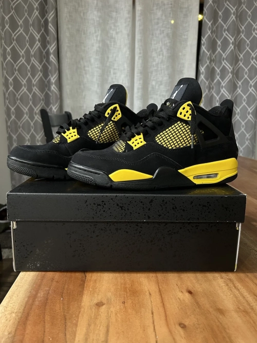 Q4 Batch Air Jordan 4 Thunder review 