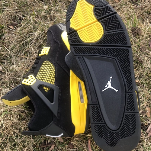 Q4 Batch Air Jordan 4 Thunder review 