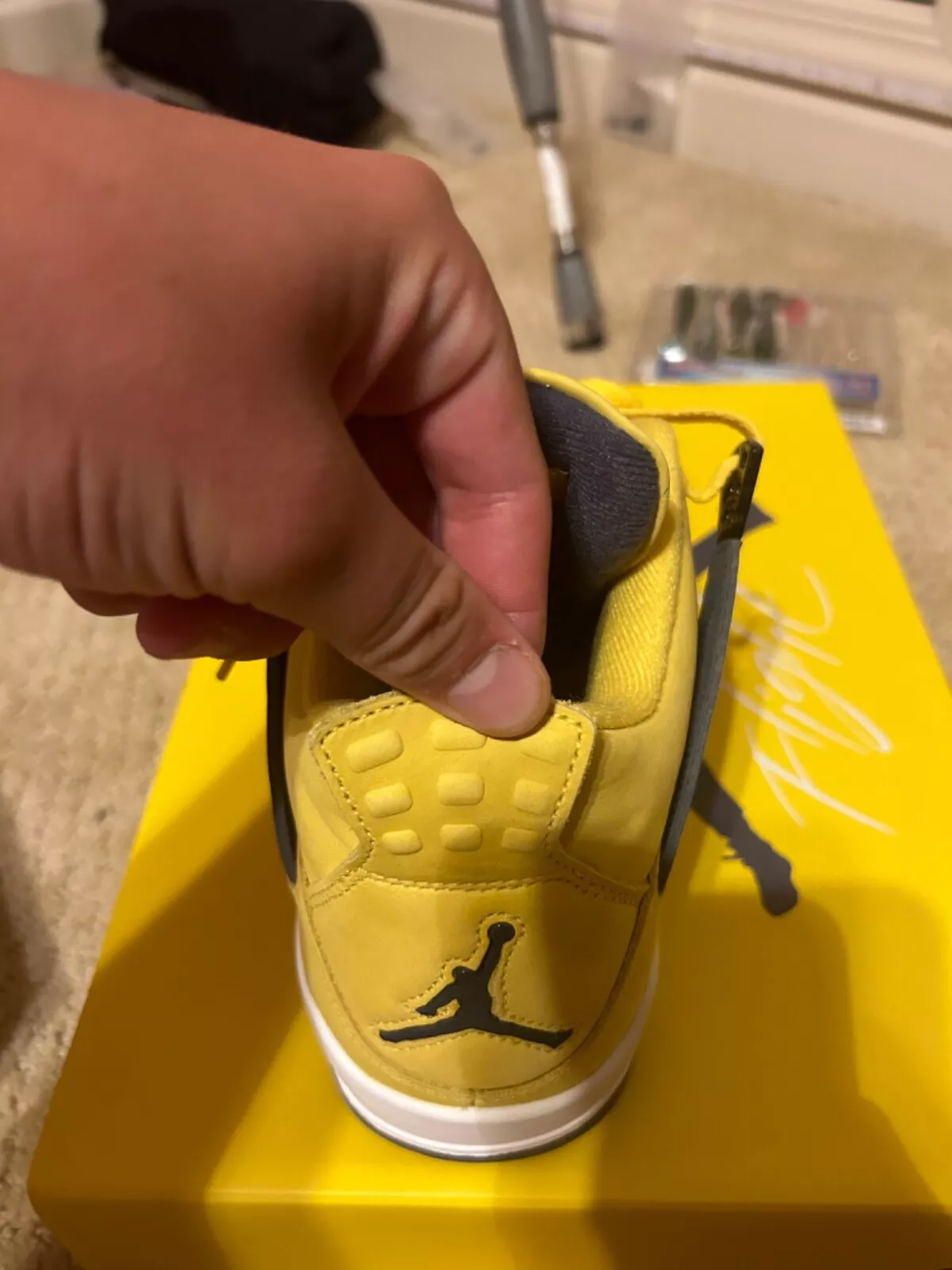 Q4 Batch Air Jordan 4 Retro LS Lightning review Jorge Luis Hernández 02