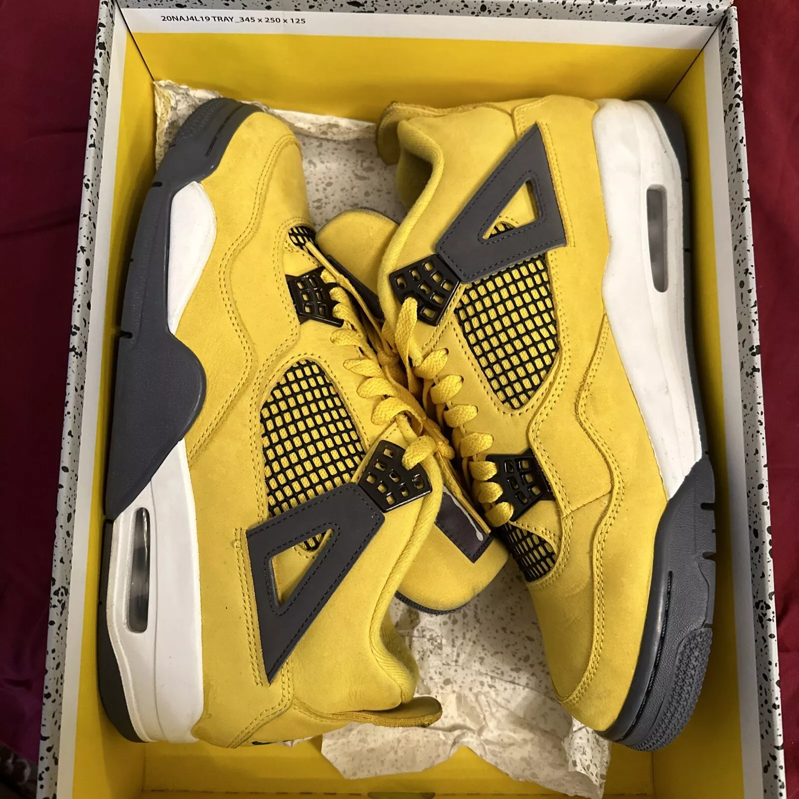 Q4 Batch Air Jordan 4 Retro LS Lightning review Jorge Luis Hernández 03