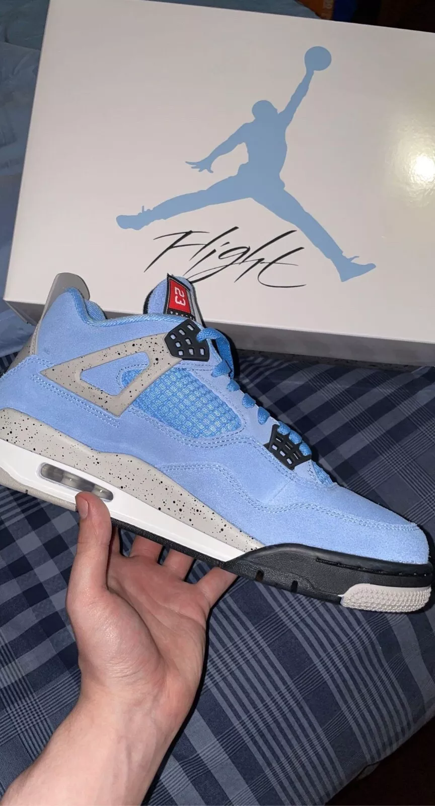 Q4 Batch Air Jordan 4 SE University Blue review Hannidy mills 01