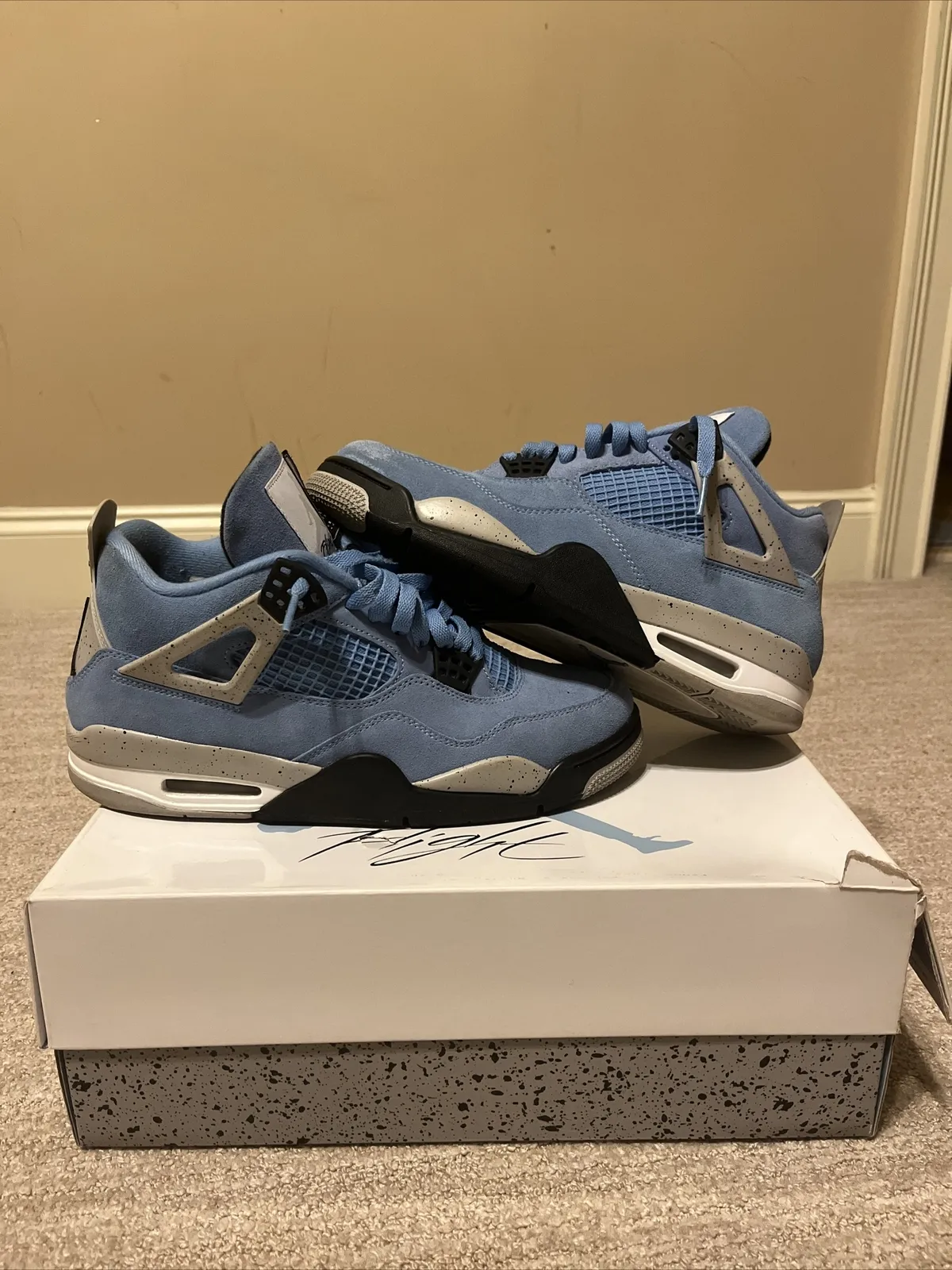 Q4 Batch Air Jordan 4 SE University Blue review Claude Boston