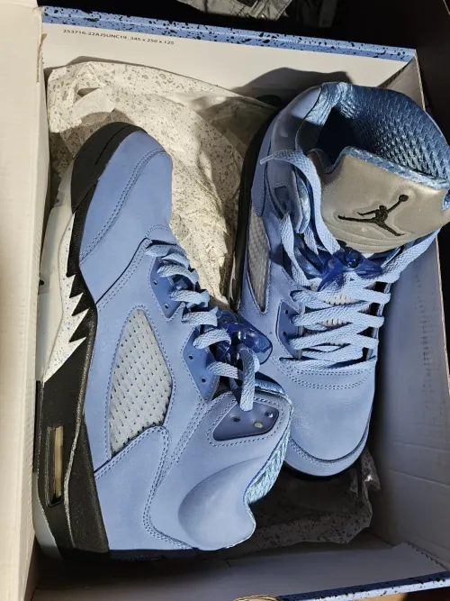 Q4 Batch Air Jordan 4 SE University Blue review 