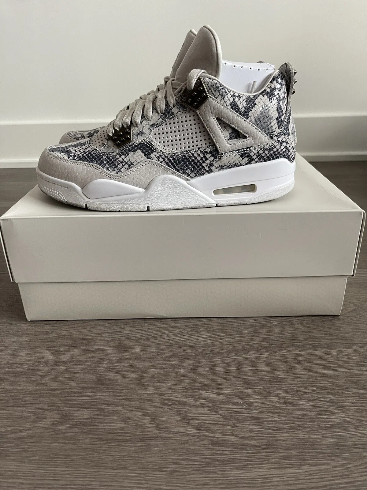 Q4 Batch Air Jordan 4 Premium “Snakeskin” review Stella 02
