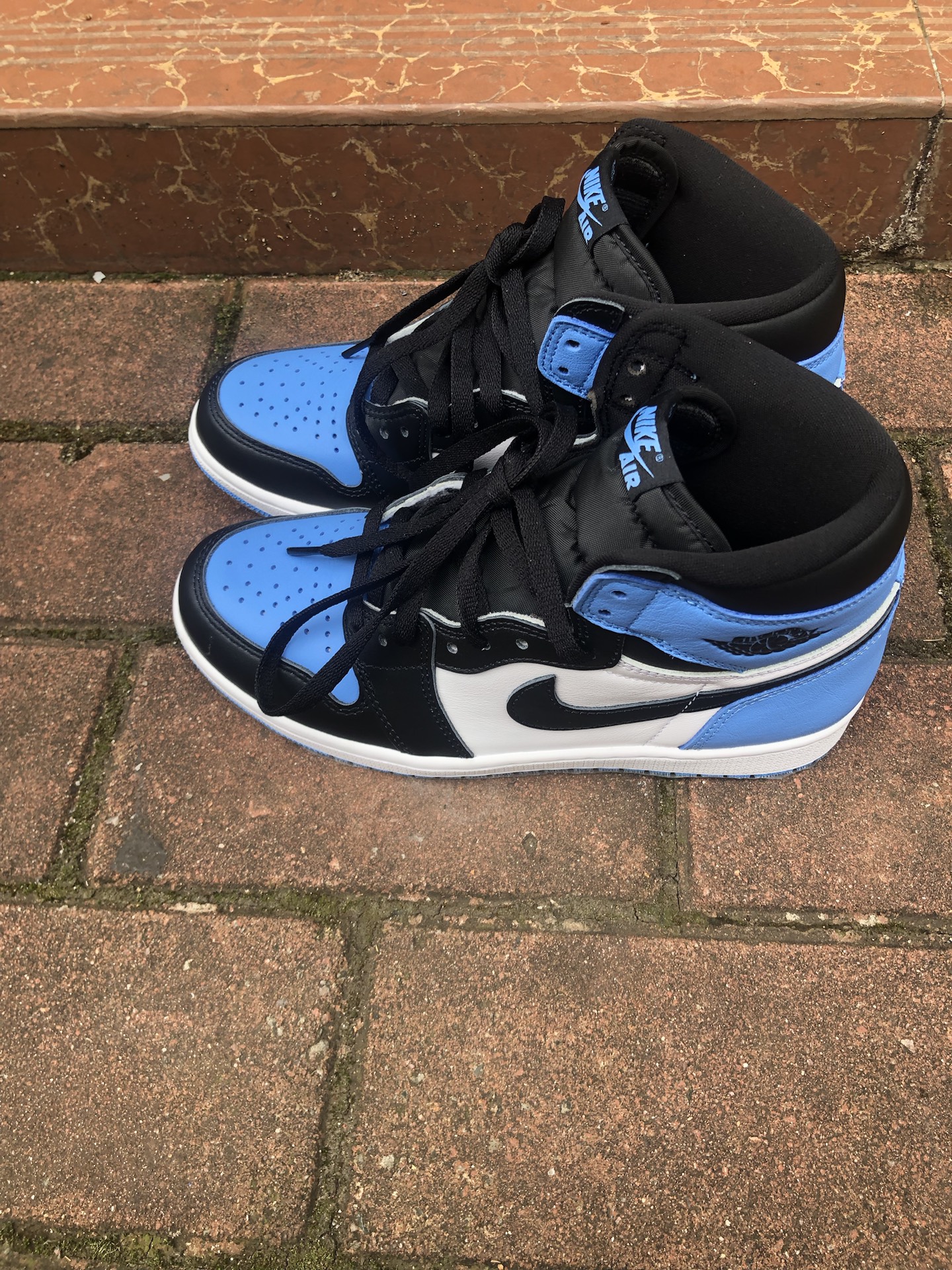 OG Air Jordan 1 High OG UNC Toe review Holly 02