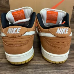 LF Nike SB Dunk Low Pro Iso DK Russet Sail review Kuirt 01