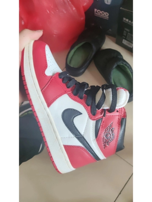 OG Air Jordan 1 High OG Chicago review 