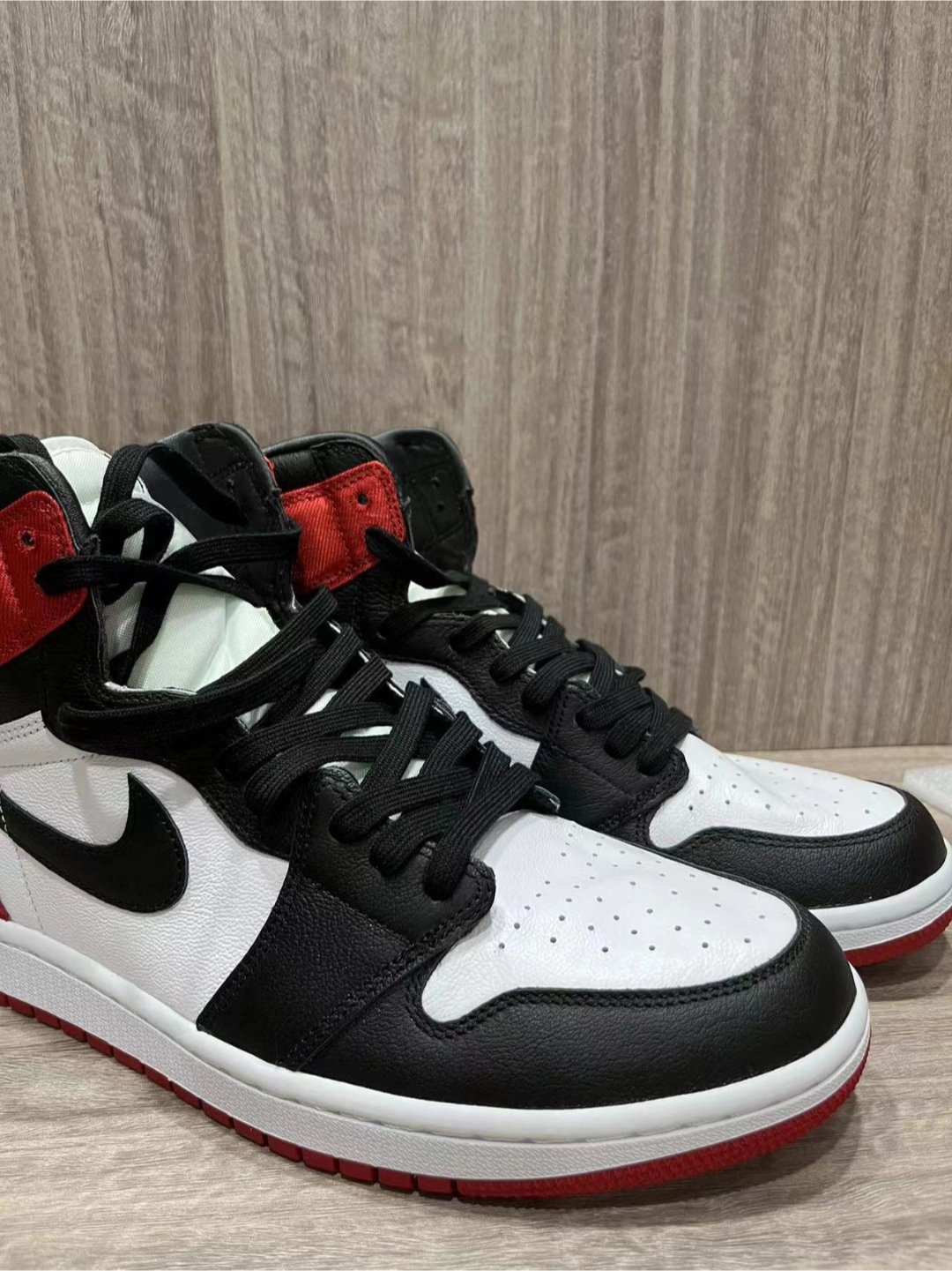 OG Air Jordan 1 High OG Black Toe review Yuri 02