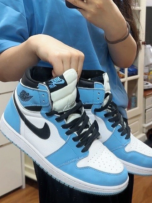 OG Air Jordan 1 High OG University Blue review 