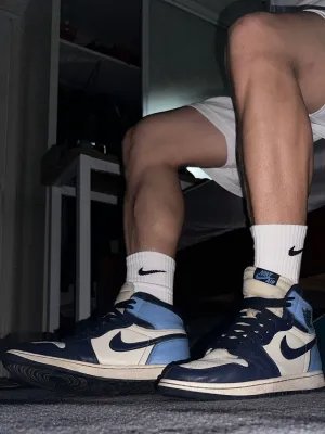 OG Air Jordan 1 Retro High OG Obsidian University Blue review Tia 01