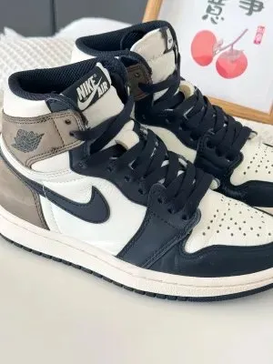 OG Air Jordan 1 Retro High OG Dark Mocha review 