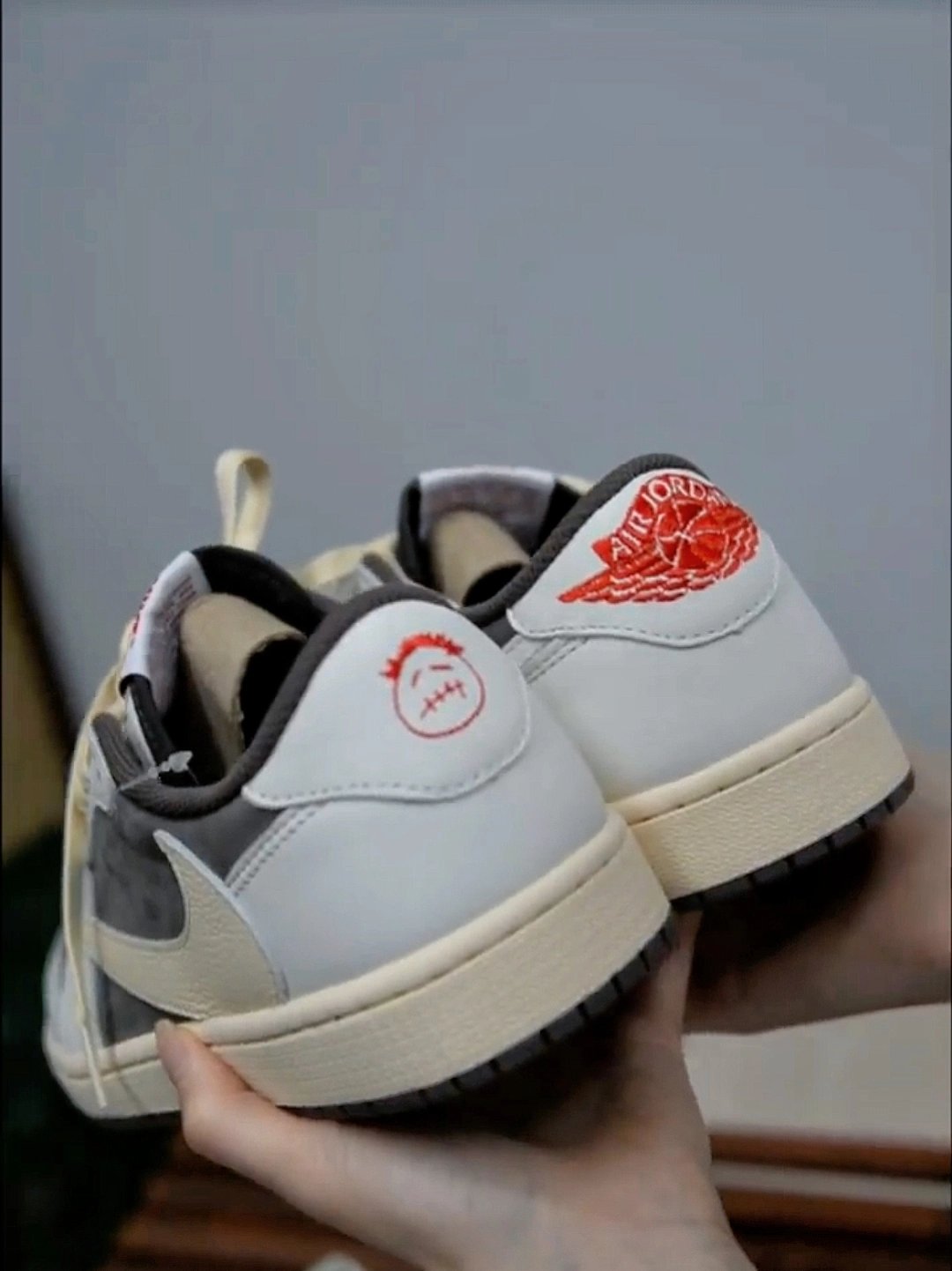 OG Travis Scott x Air Jordan 1 Low White Brown Barb review Yara