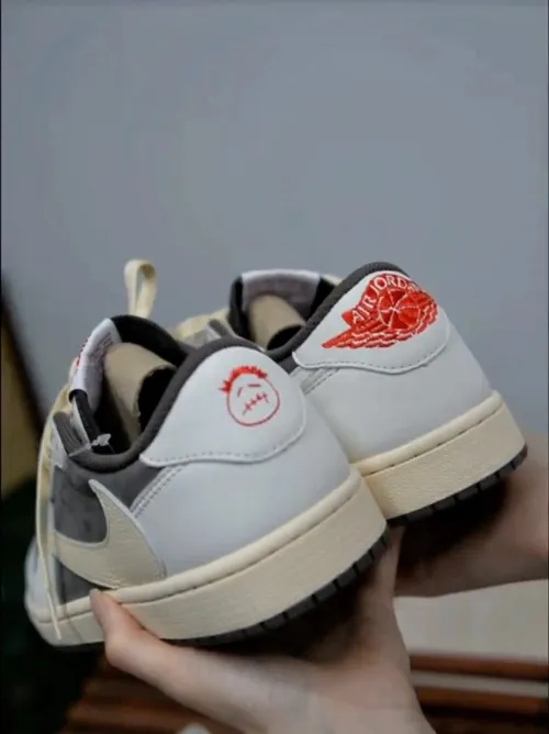 OG Travis Scott x Air Jordan 1 Low White Brown Barb review 