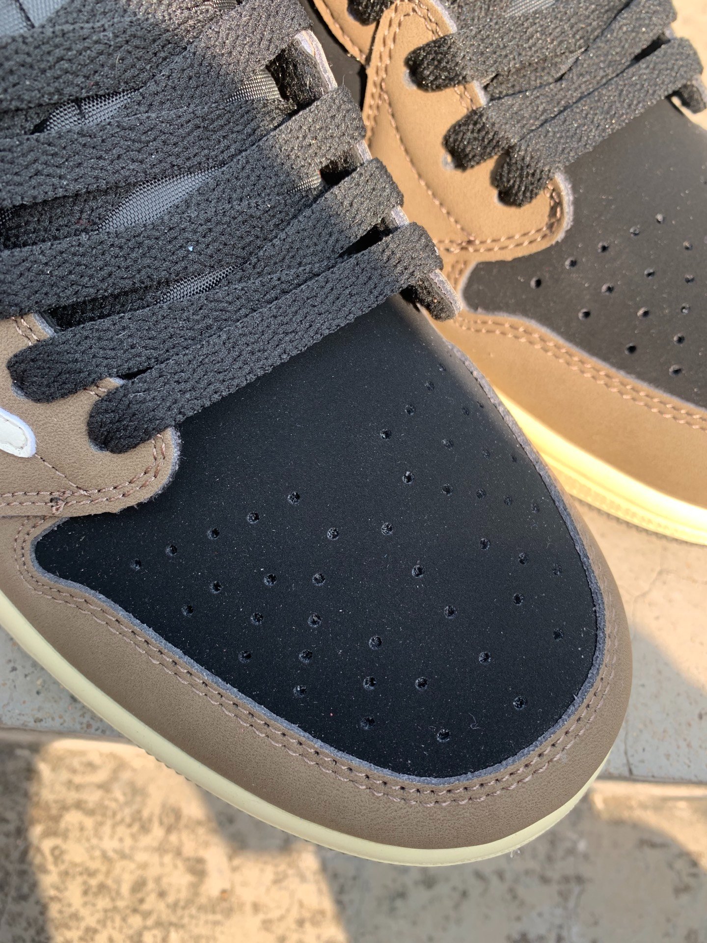 OG Travis Scott x Air Jordan 1 Low OG SP-T review Ben 02