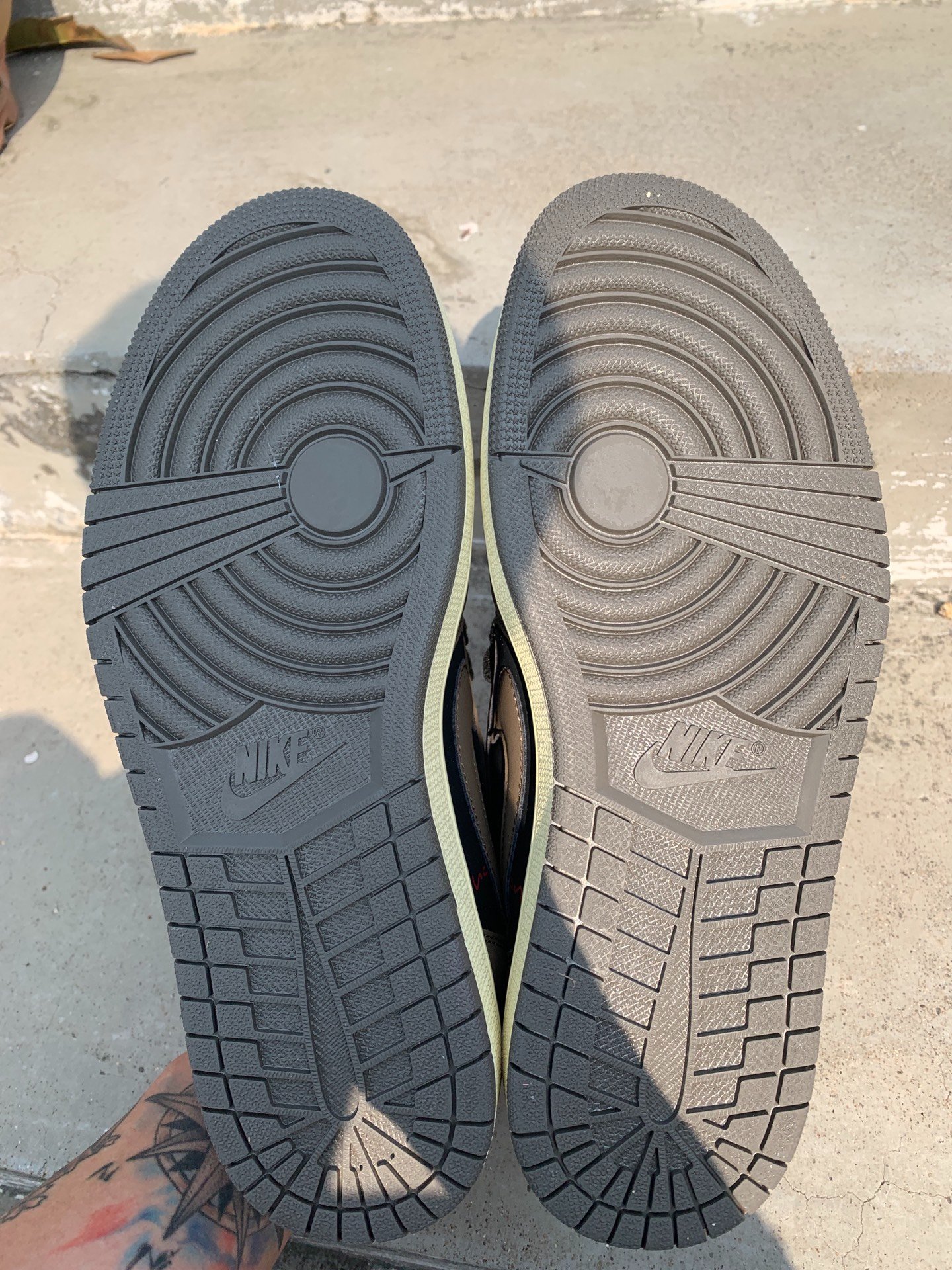 OG Travis Scott x Air Jordan 1 Low OG SP-T review Ben 03