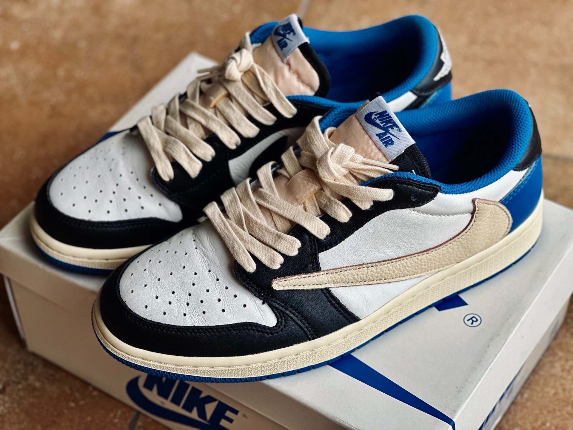 OG Travis Scott x Fragment Design x Air Jordan 1 Low review Lana 02