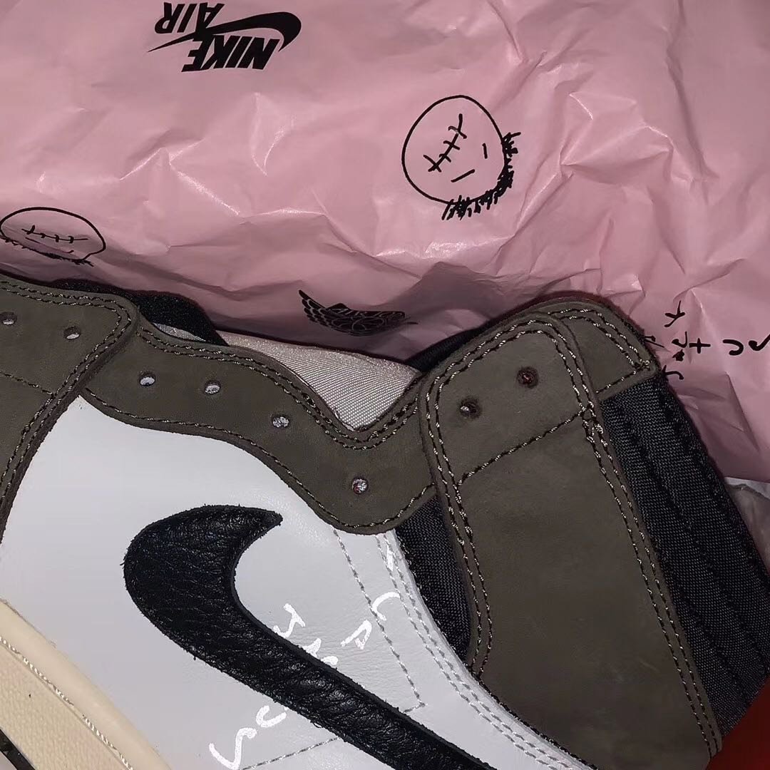 OG Travis Scott x Air Jordan 1 High OG TS SP  review Erik 02