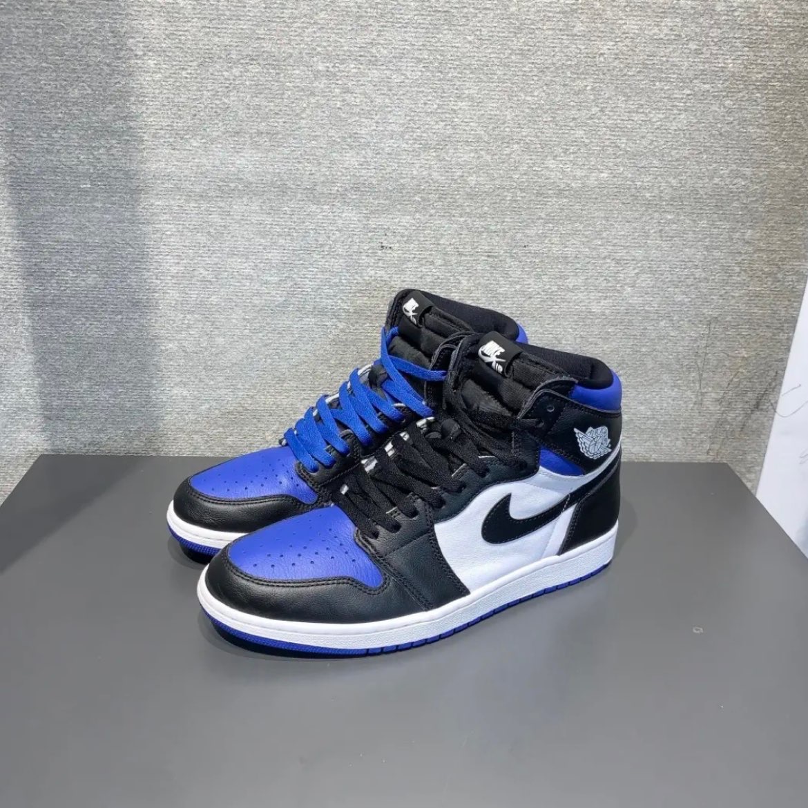 OG Air Jordan 1 Retro High OG Game Royal review Casey 01