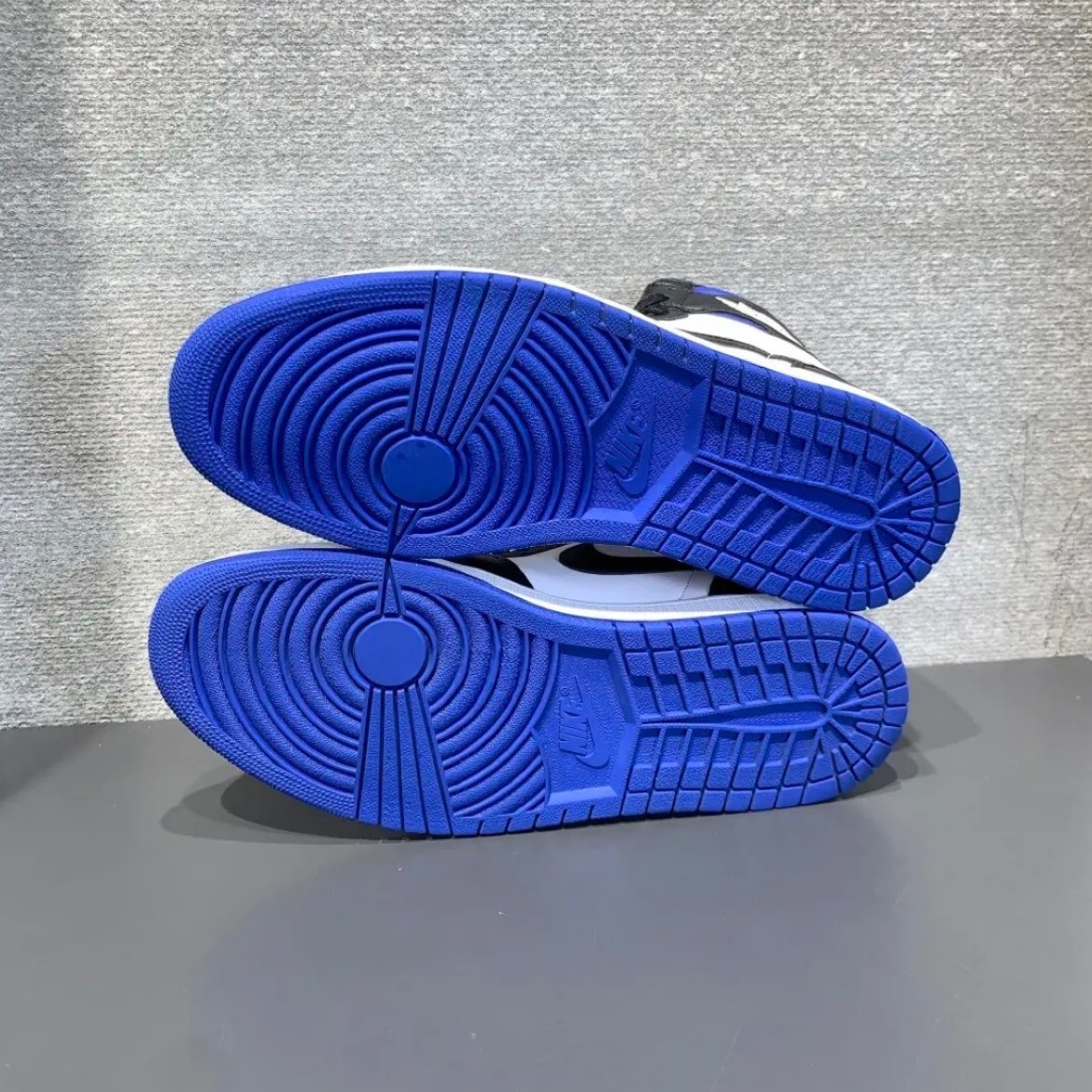 OG Air Jordan 1 Retro High OG Game Royal review Casey 02