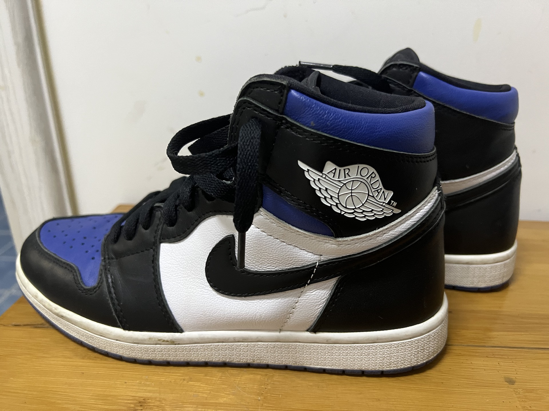OG Air Jordan 1 Retro High OG Game Royal review Lila 01