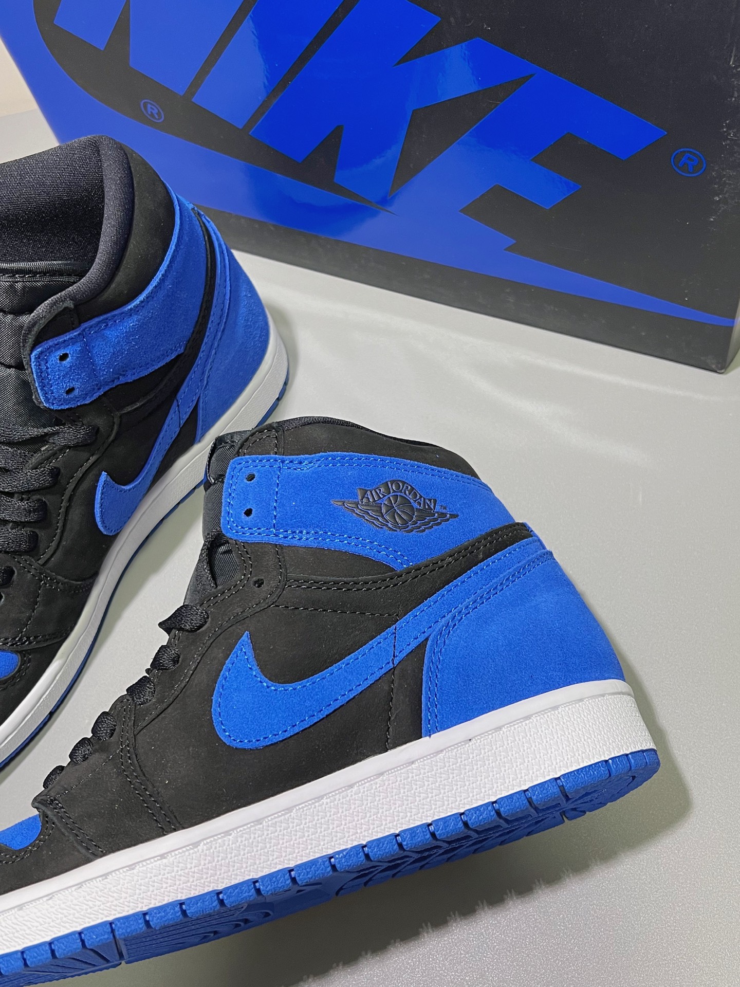 OG Batch Air Jordan 1 High OG “Royal Reimagined” review Ian 02