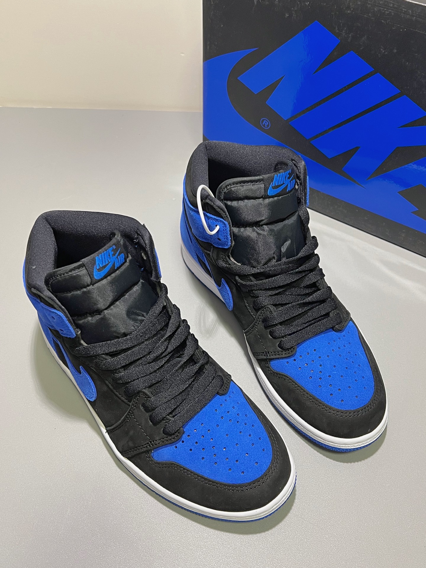 OG Batch Air Jordan 1 High OG “Royal Reimagined” review Ian 03