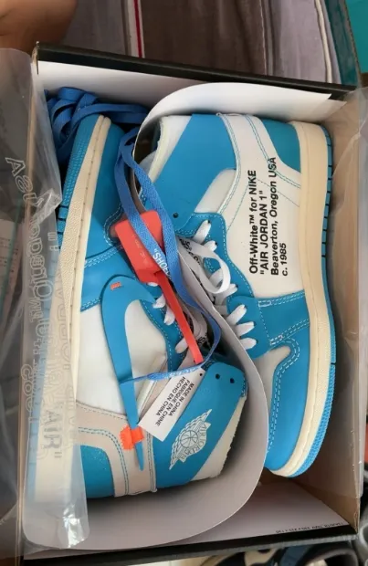 Off White   Off White x Air Jordan 1 “UNC review 