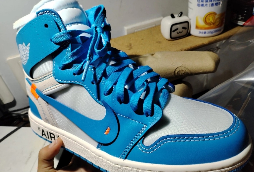 Off White   Off White x Air Jordan 1 “UNC review Yara 02