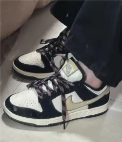 LF Nk SB Dunk Low White Dark Blue review Moni Vivi