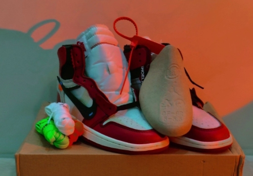    OFF-WHITE x Air Jordan 1 High OG 10X“Chicago” review 