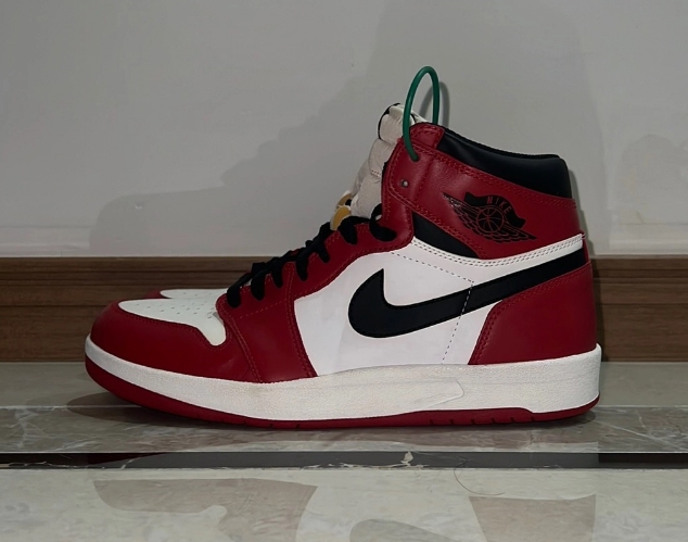 XP Air Jordan 1 High OG “Chicago” review Holly