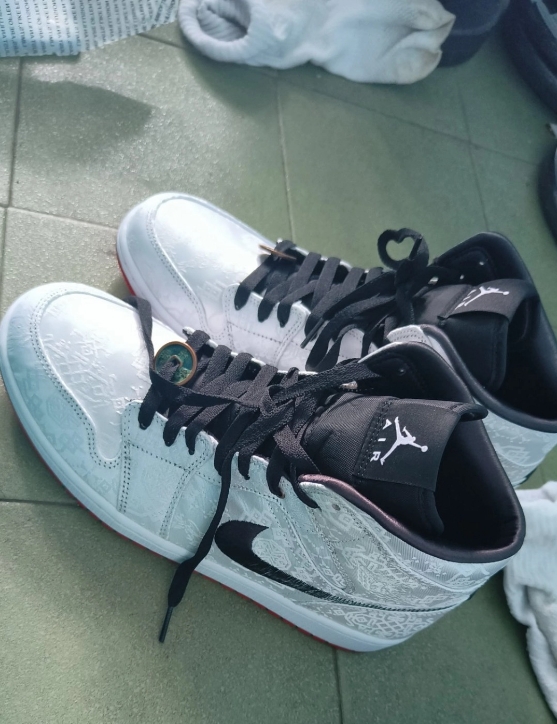 XP Edison Chen x Air Jordan 1 Mid SE “Fearless” review Abby 02