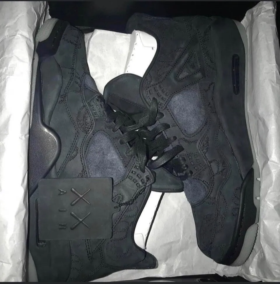 Q4 Batch Air Jordan 4 Retro KAWS Black review Richard Platzgummer 02