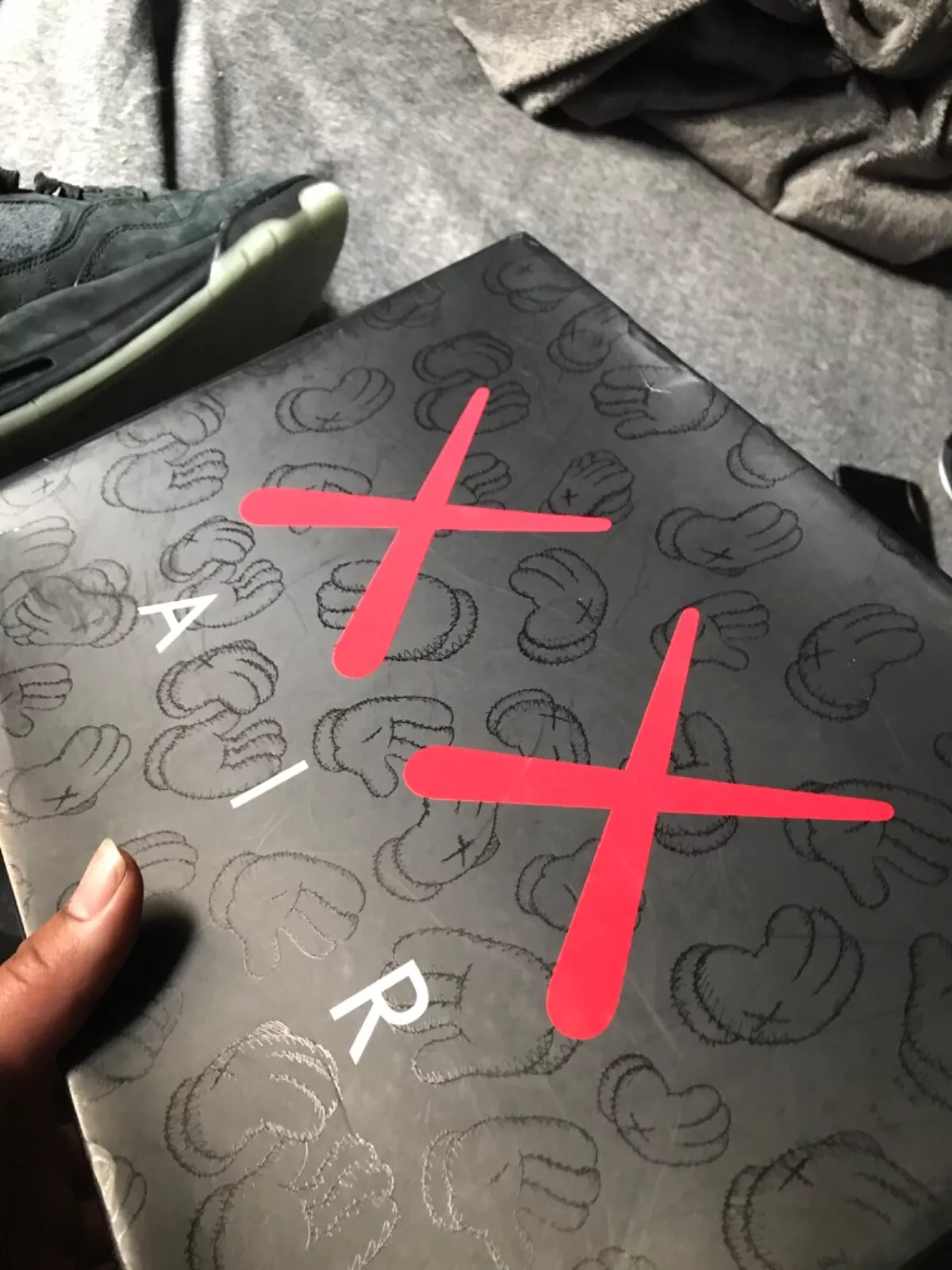 Q4 Batch Air Jordan 4 Retro KAWS Black review Richard Platzgummer 03