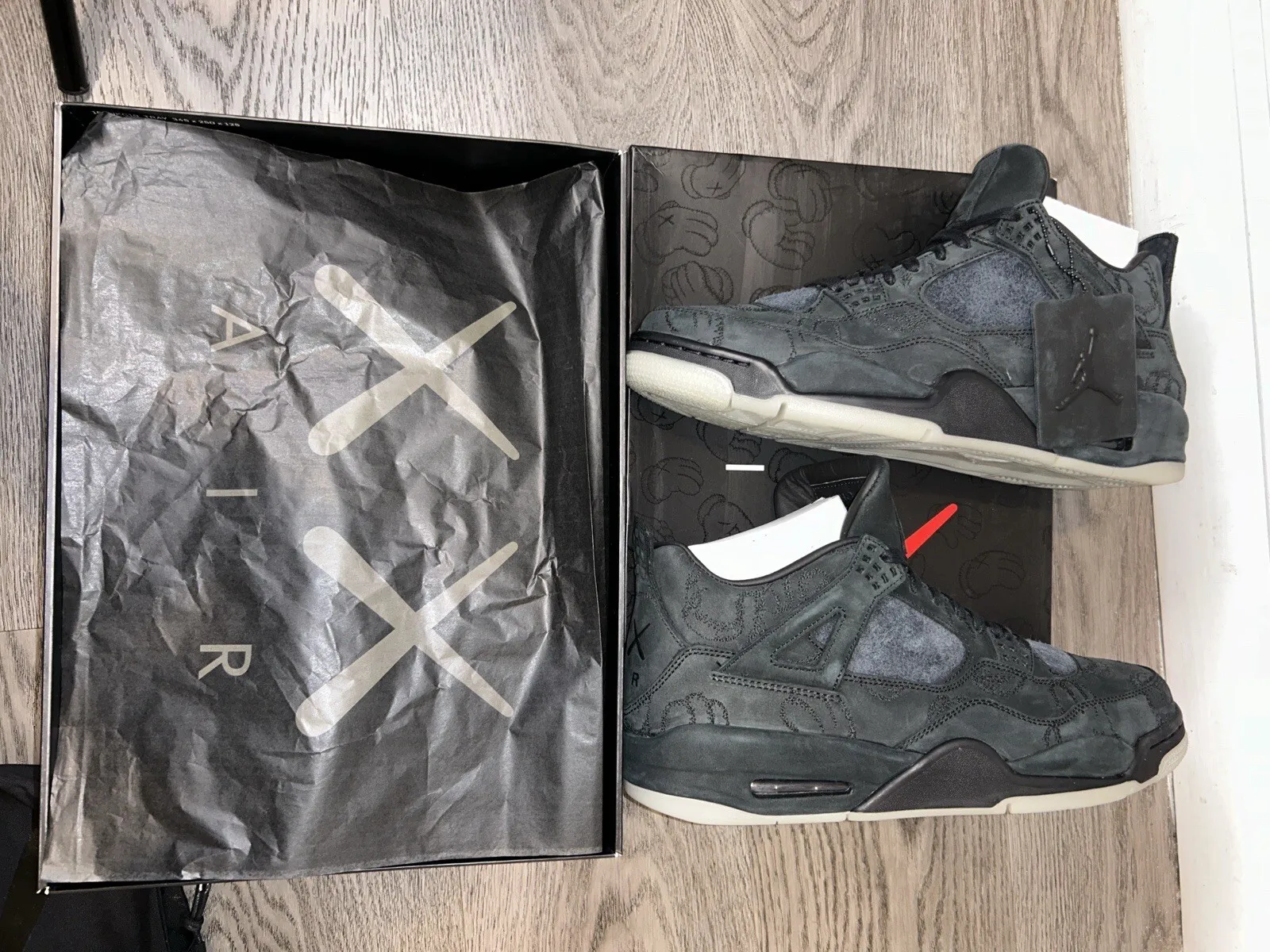 Q4 Batch Air Jordan 4 Retro KAWS Black review Gael Taylor 01
