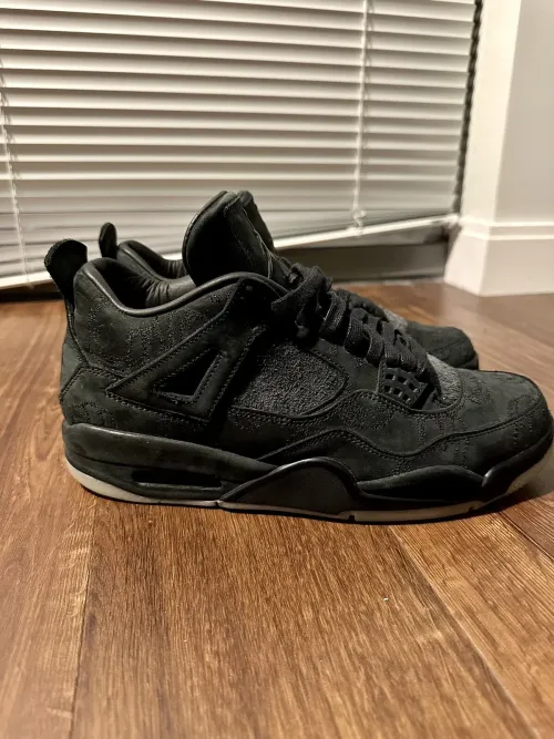 Q4 Batch Air Jordan 4 Retro KAWS Black review 