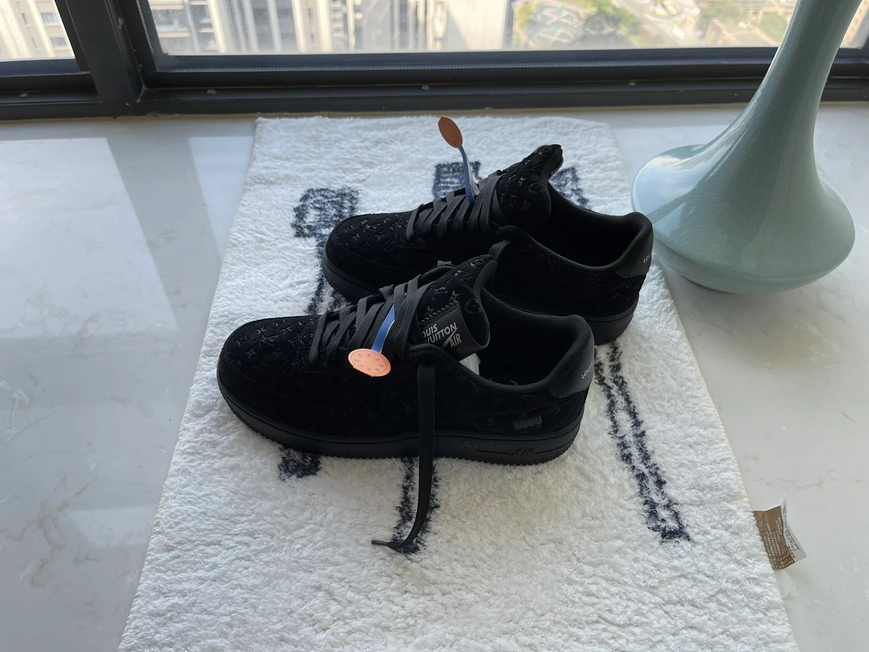 Louis Vuitton x Nike Air Force 1 All Black review Erick 01