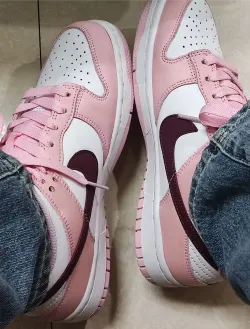 LF Nike SB Dunk Low（GS）Strawberry Powder review BElla 01