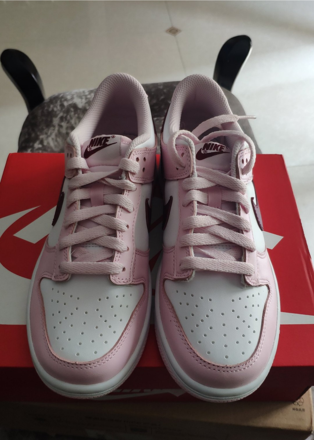 LF Nike SB Dunk Low（GS）Strawberry Powder review Helun