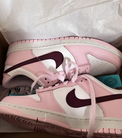 LF Nike SB Dunk Low（GS）Strawberry Powder review 