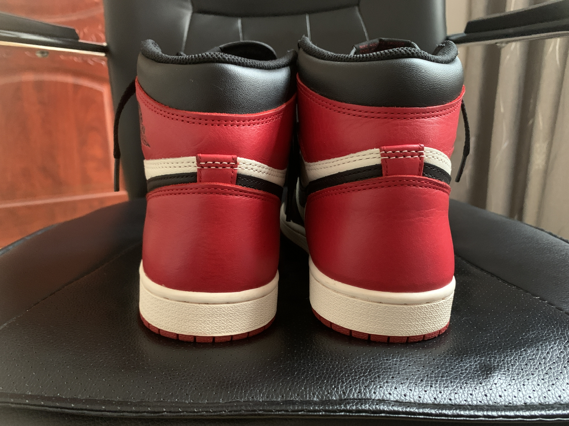 XP Air Jordan 1 High OG “Bred Toe review Holly 02