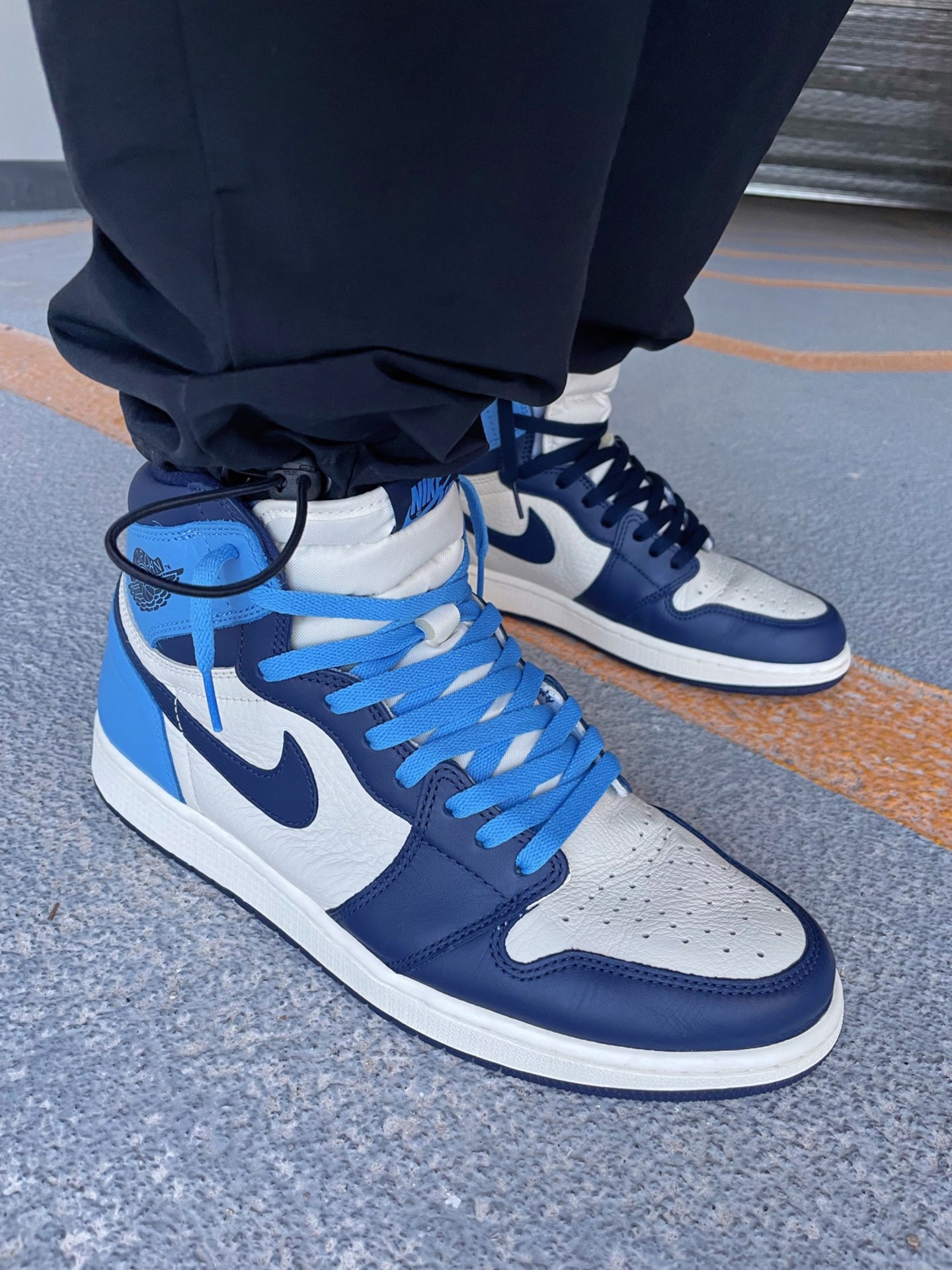 XP Air Jordan 1 Retro High OG “Obsidian University Blue” review Ian 02
