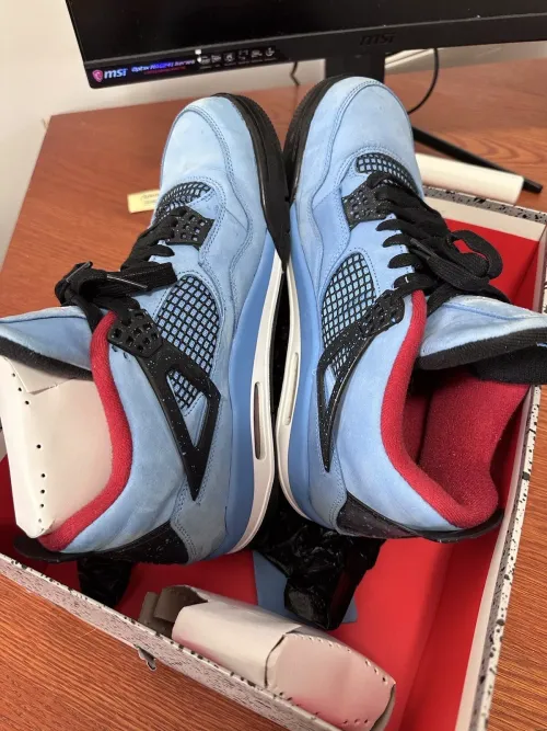 Q4 Batch Air Jordan 4 Retro “Houston Oilers” review 