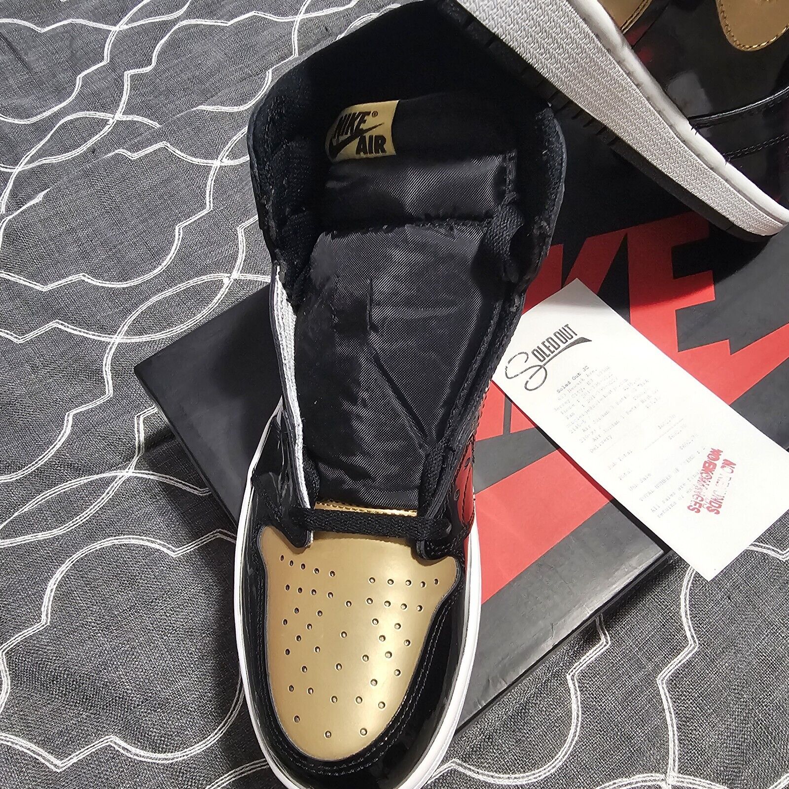  XP Air Jordan 1 Retro High OG “Gold Toe”  review Henry 03