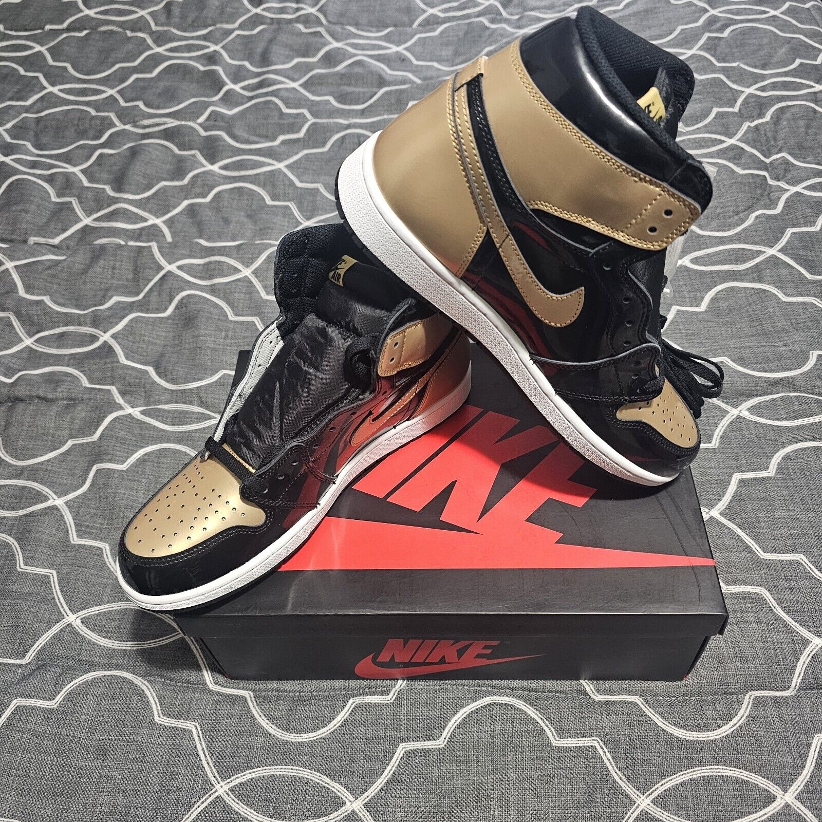  XP Air Jordan 1 Retro High OG “Gold Toe”  review Henry 02