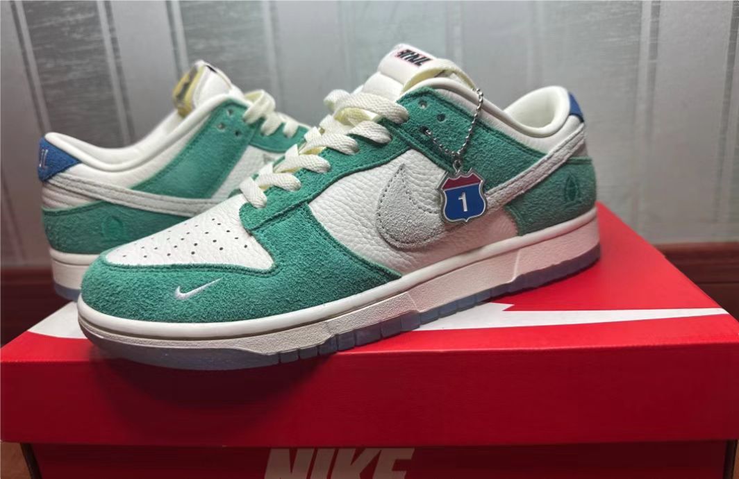 SX Kasina x Nike Dunk Low Neptune Green review Botox babe 01